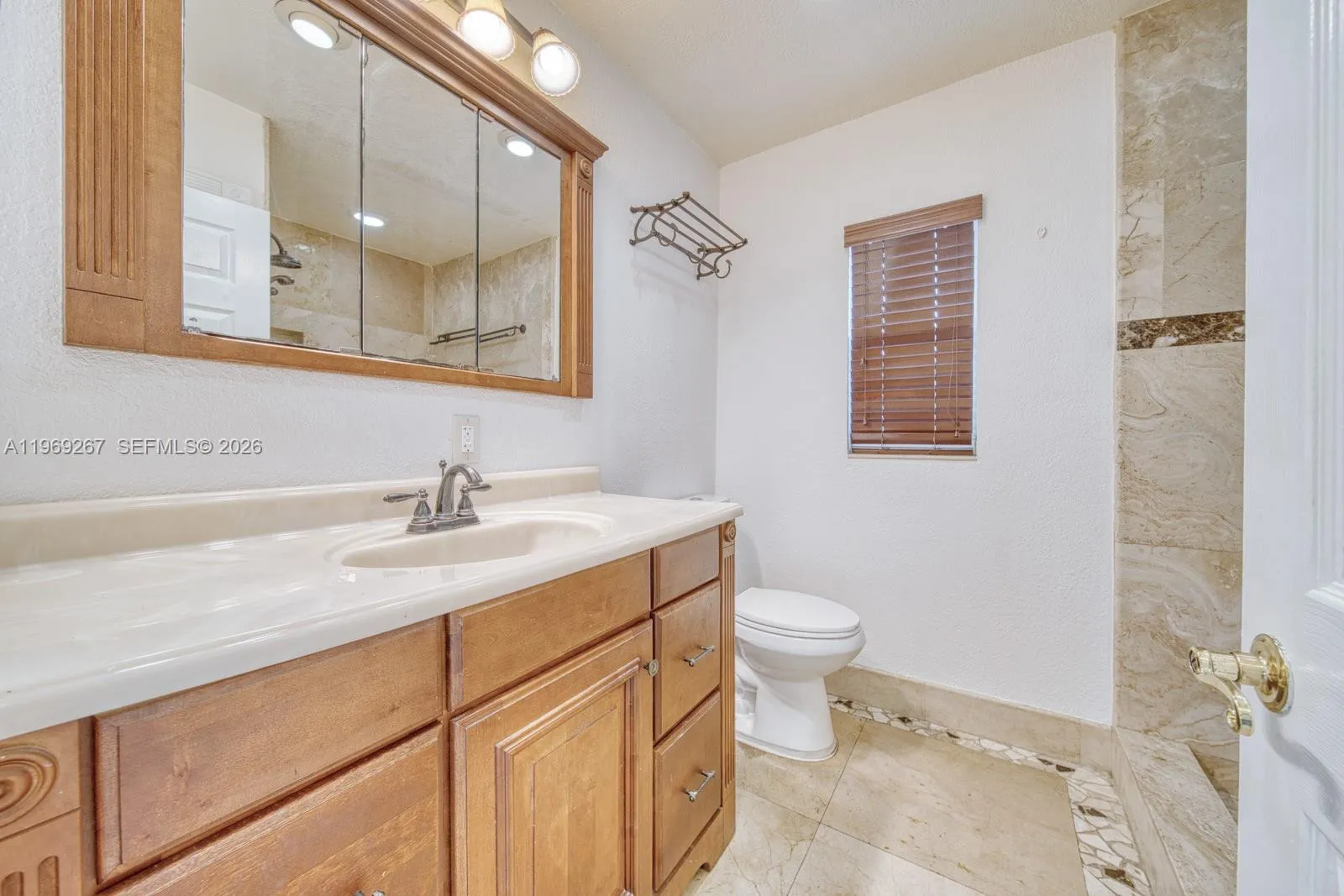 2171 SW 21st St, Miami FL 33145