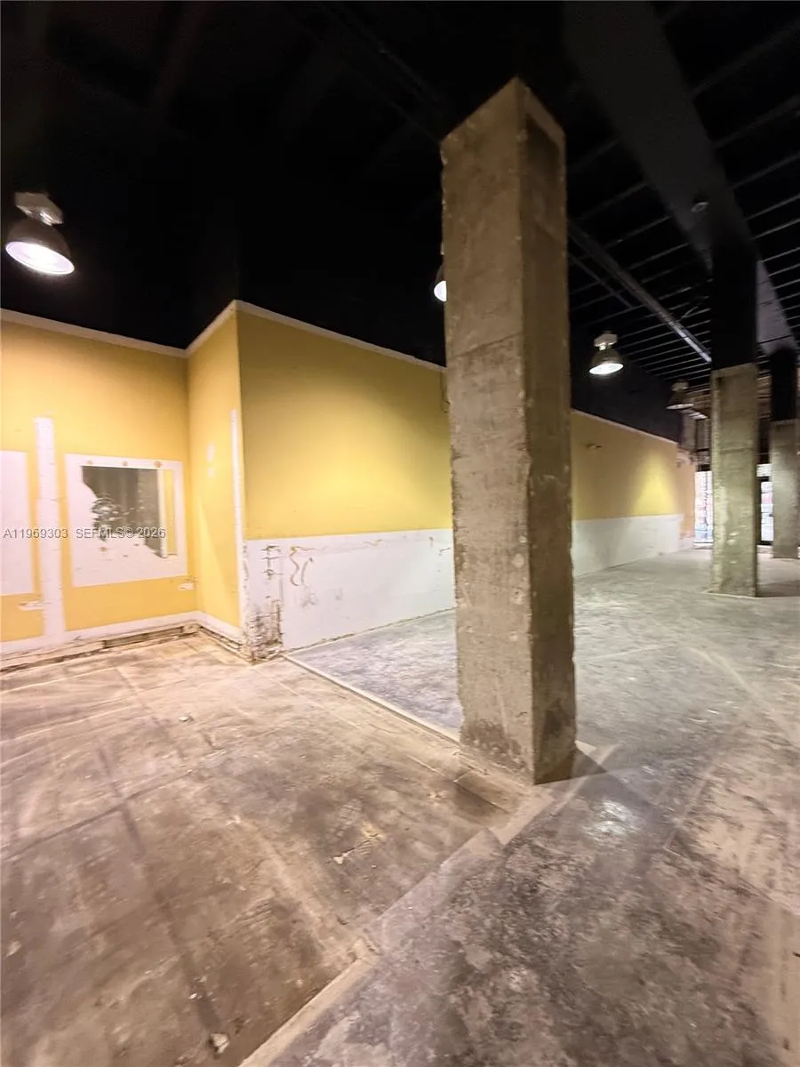 28 W Flagler St # 102, Miami FL 33130