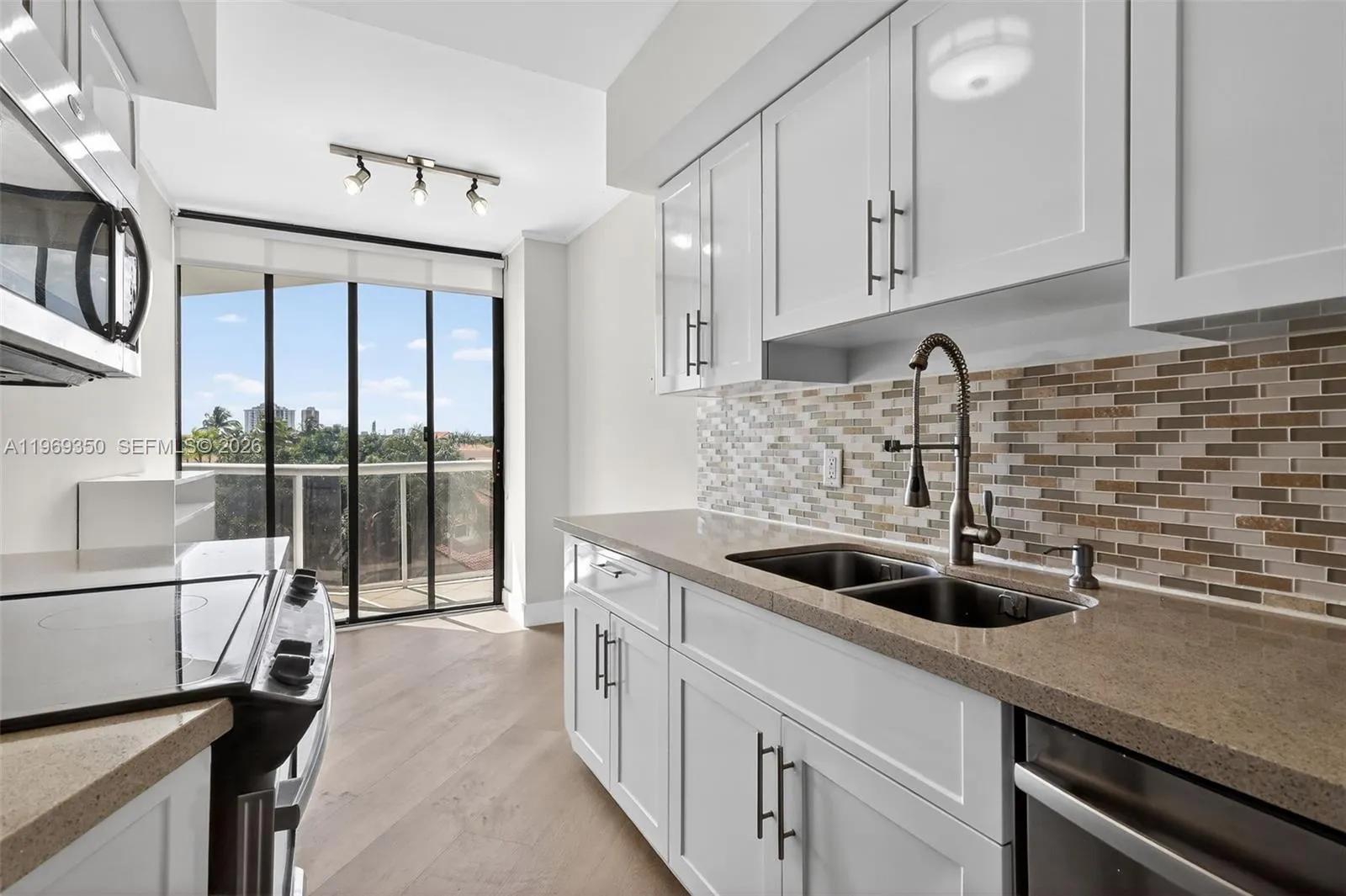 3610 Yacht Club Dr # 414, Aventura FL 33180