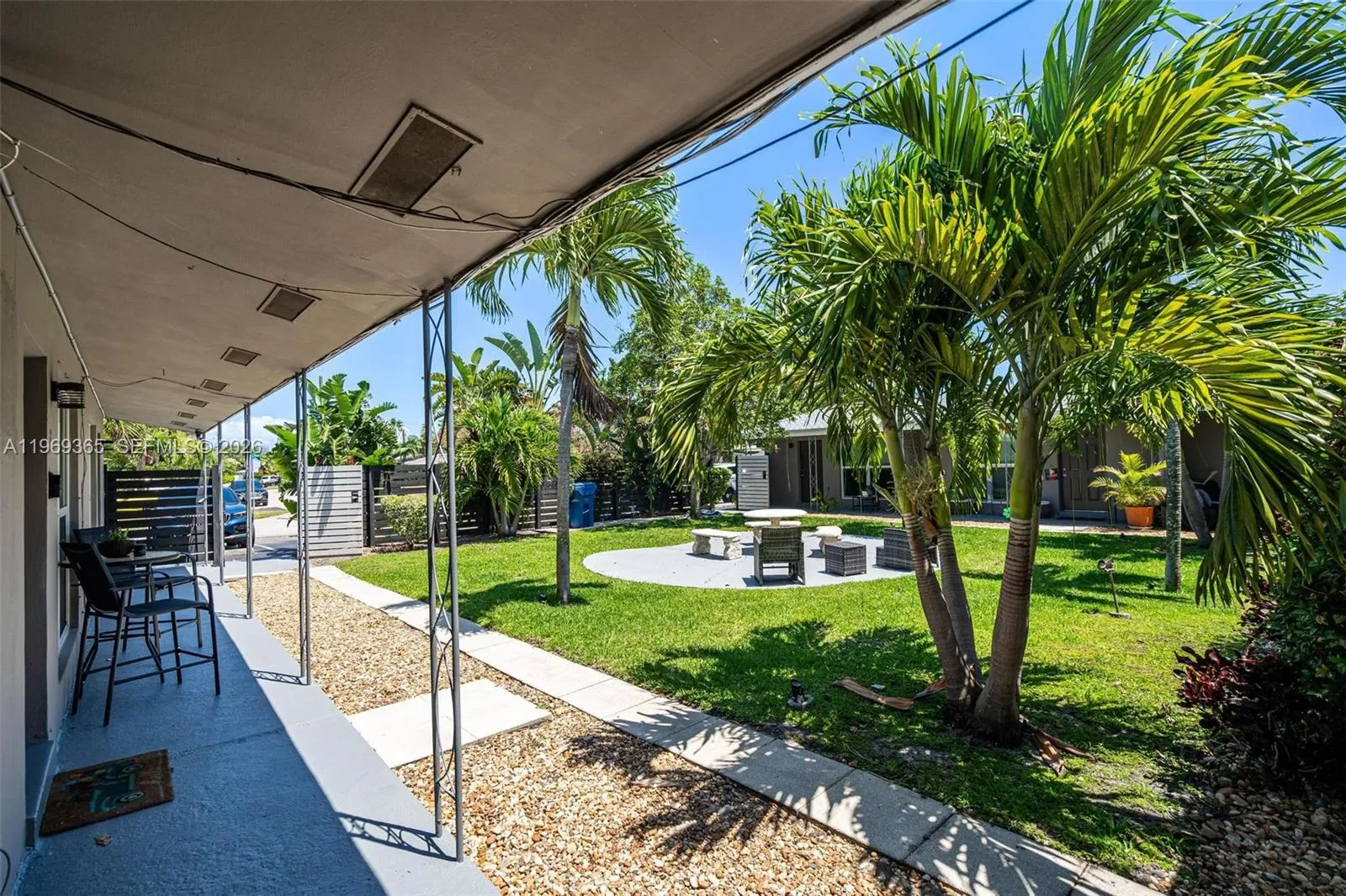 2201 NE 14th Ave, Wilton Manors FL 33305