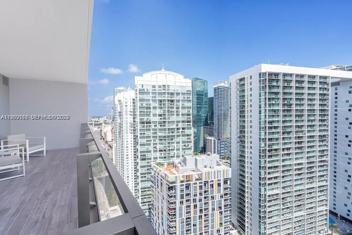 2 bedroom 2 bath for sale at 68 SE 6th St # 2807, Miami FL 33131