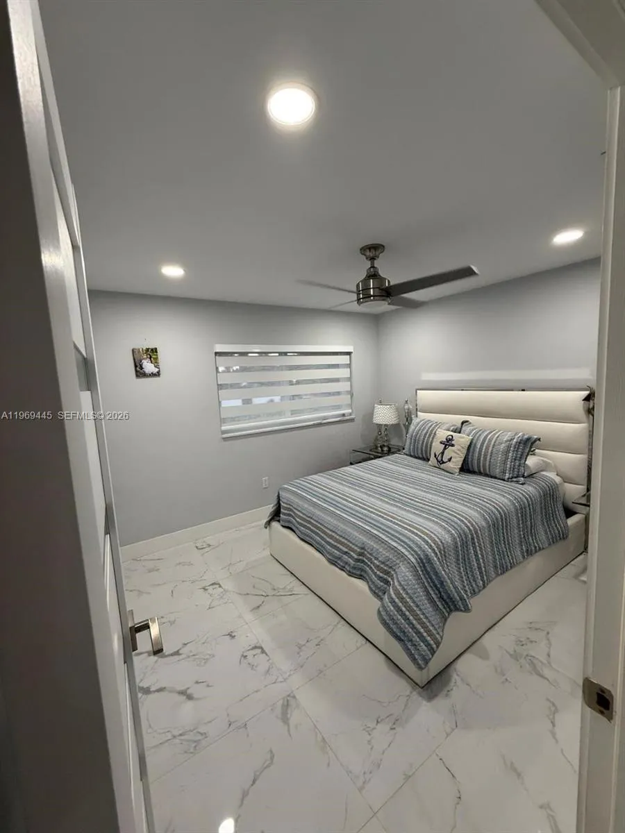 15750 SW 216th St, Miami FL 33170