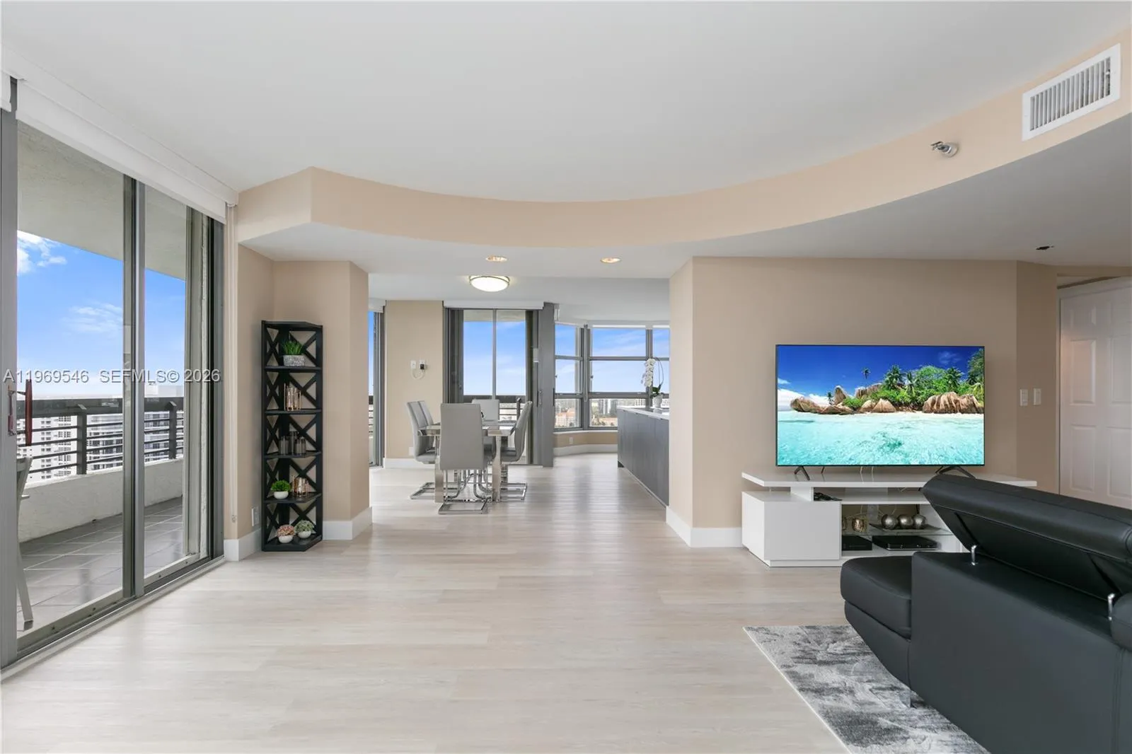 3500 Mystic Pointe Dr # 2603, Aventura FL 33180