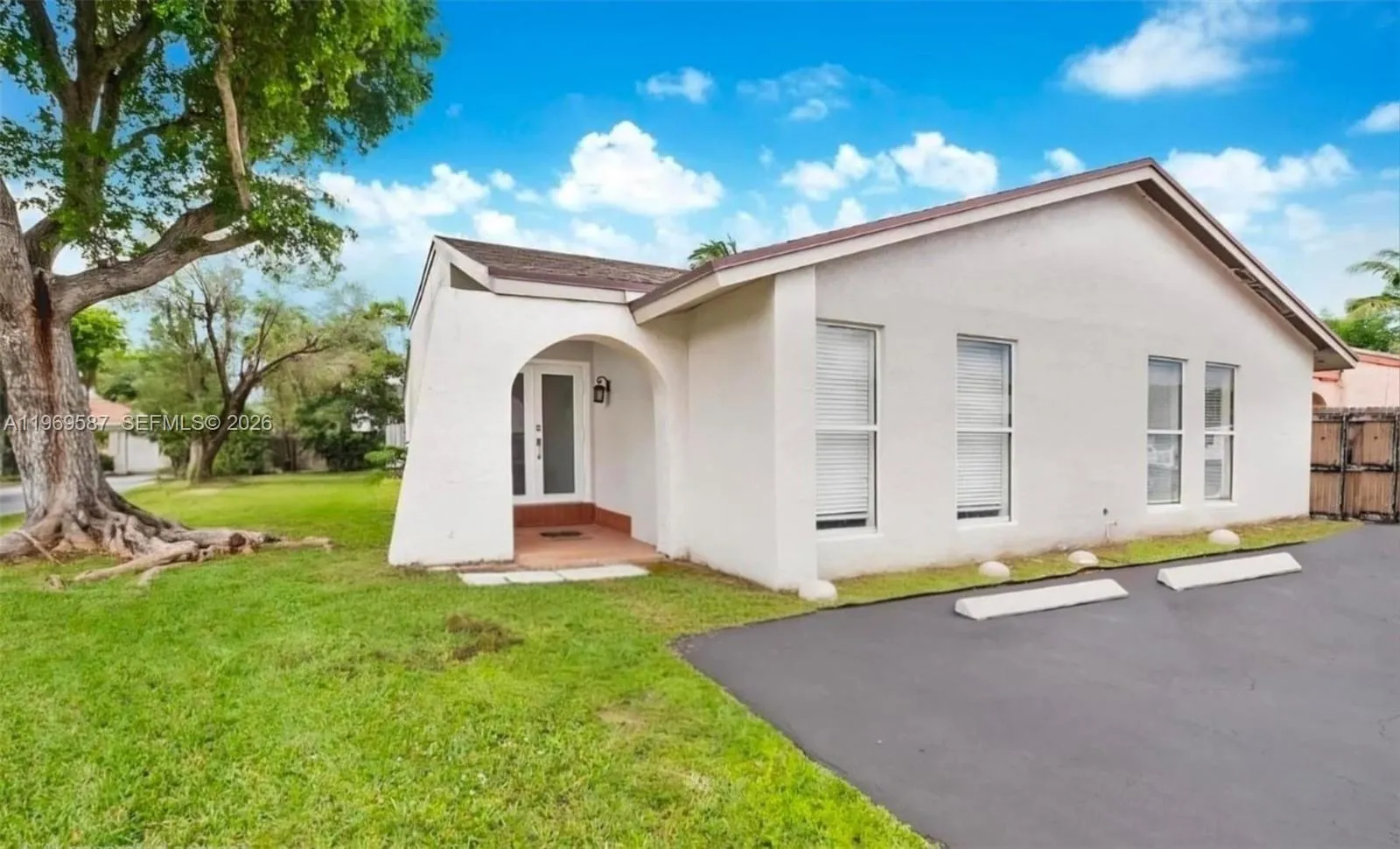 4 bedroom 3 bath for sale at 11417 SW 35 ln, Miami FL 33165