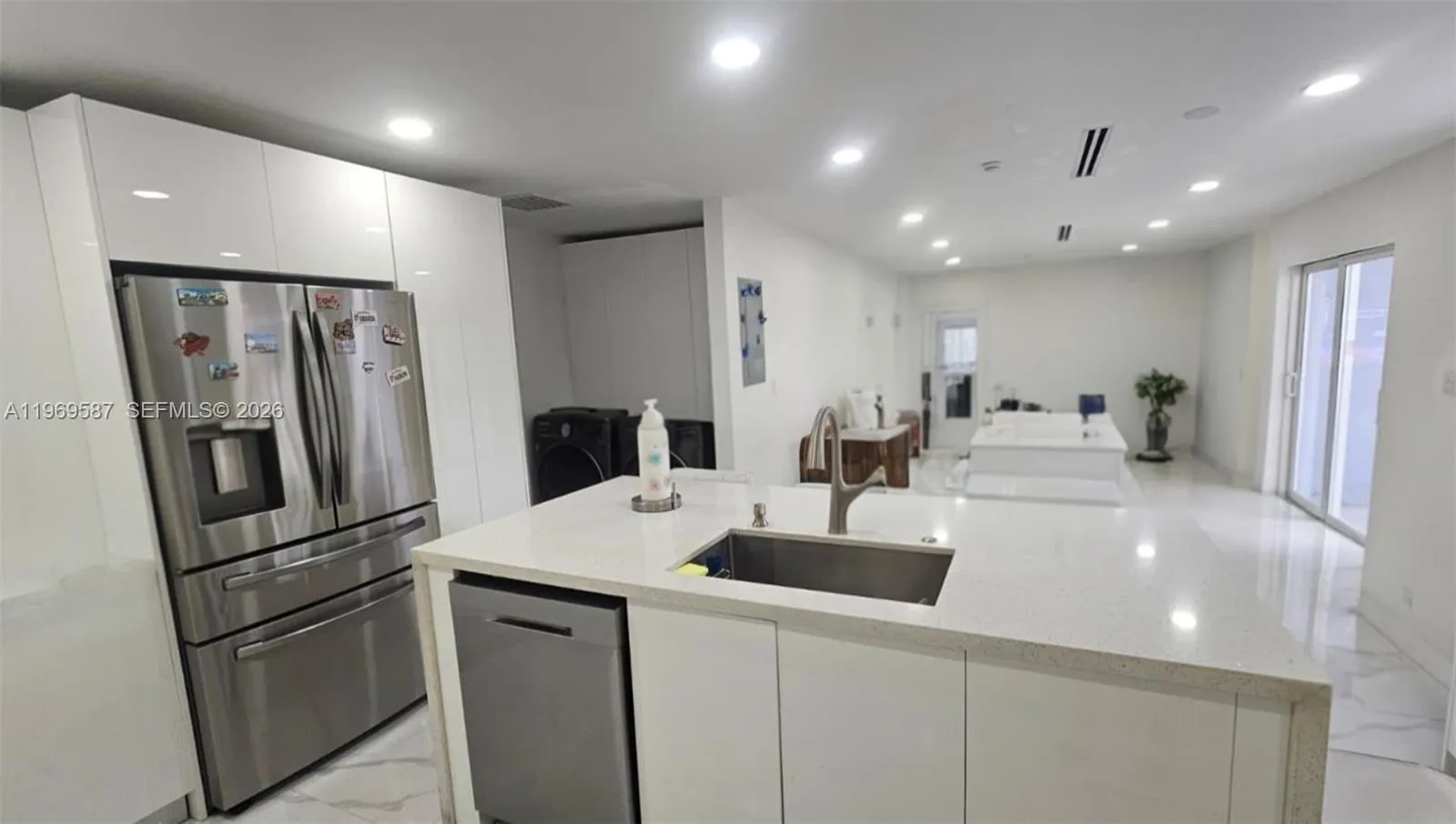 11417 SW 35 ln, Miami FL 33165