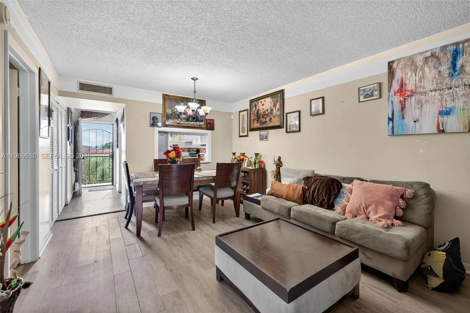 3051 NW 46th Ave # 405, Lauderdale Lakes FL 33313