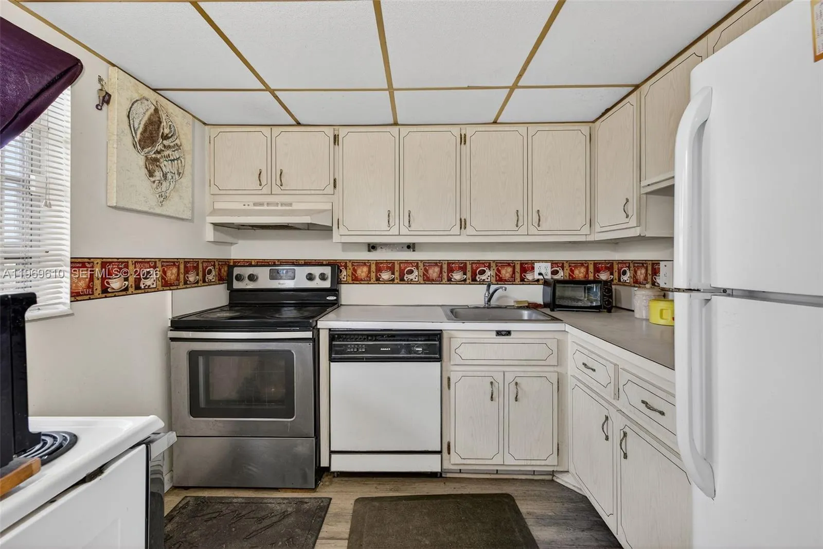 3051 NW 46th Ave # 405, Lauderdale Lakes FL 33313