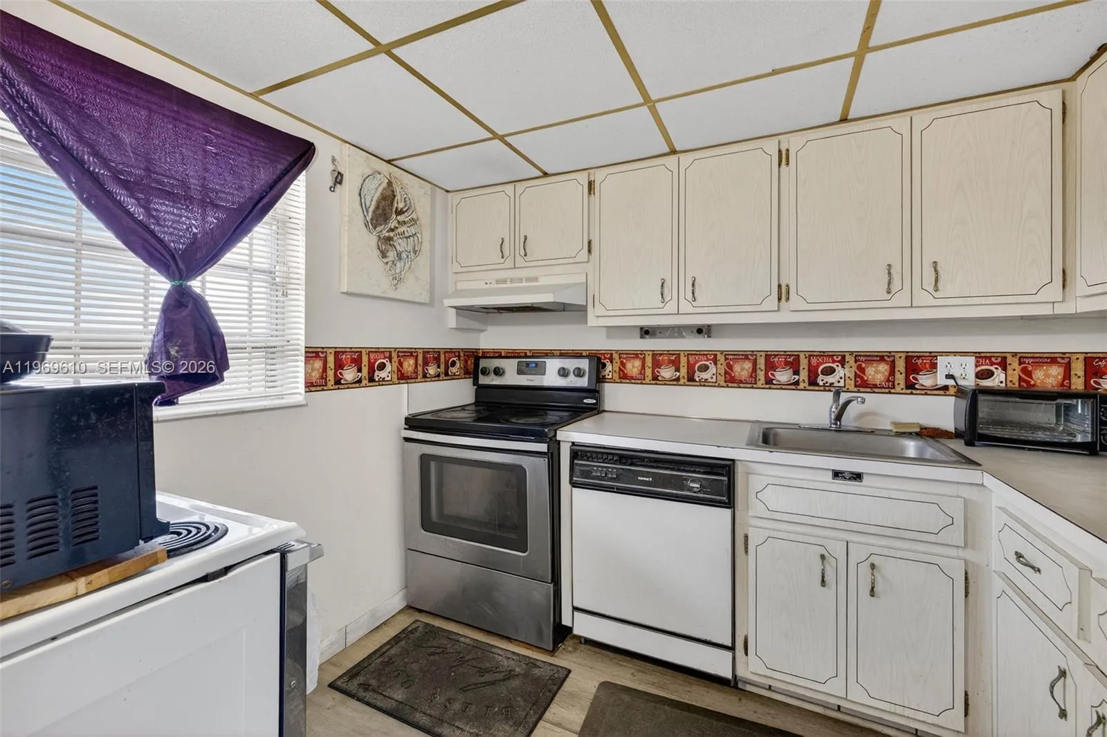 3051 NW 46th Ave # 405, Lauderdale Lakes FL 33313