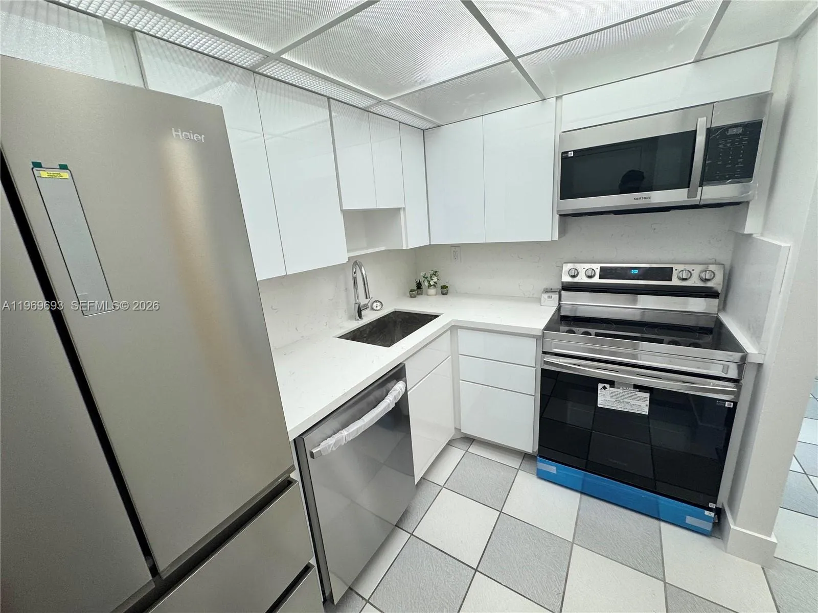 2899 Collins Ave # 740, Miami Beach FL 33140
