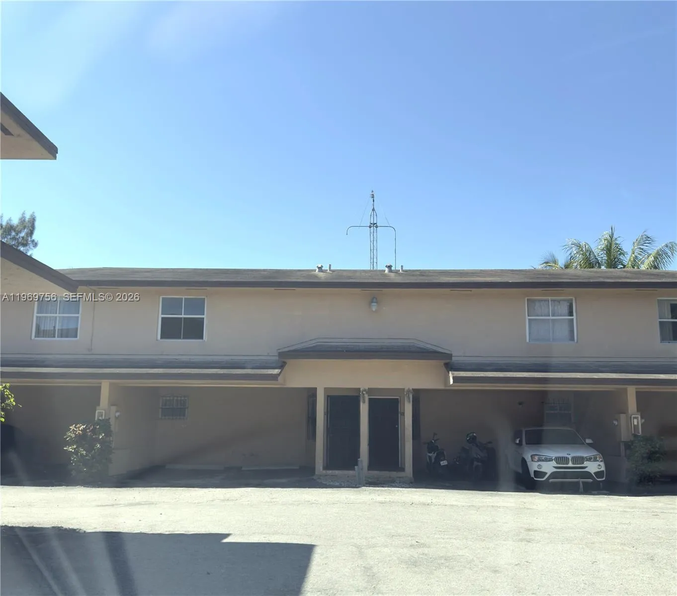451 NE 136th St, North Miami FL 33161