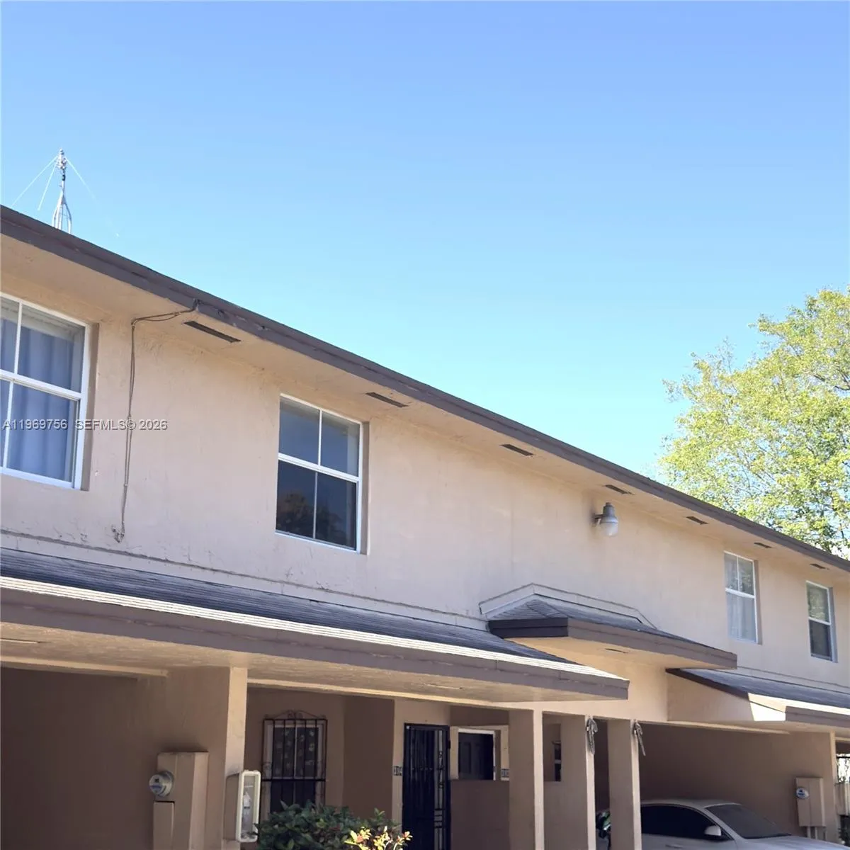 451 NE 136th St, North Miami FL 33161