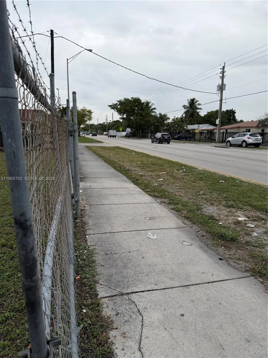 752 Opa Locka Blvd, Miami FL 33168