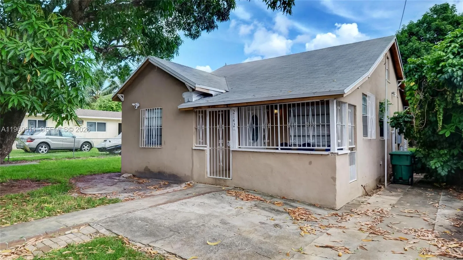 2142 NW 33rd St, Miami FL 33142