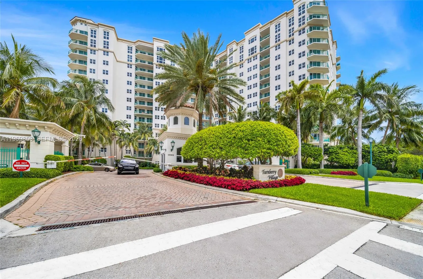 3 bedroom 3 bath for sale at 20000 E Country Club Dr # 311, Aventura FL 33180