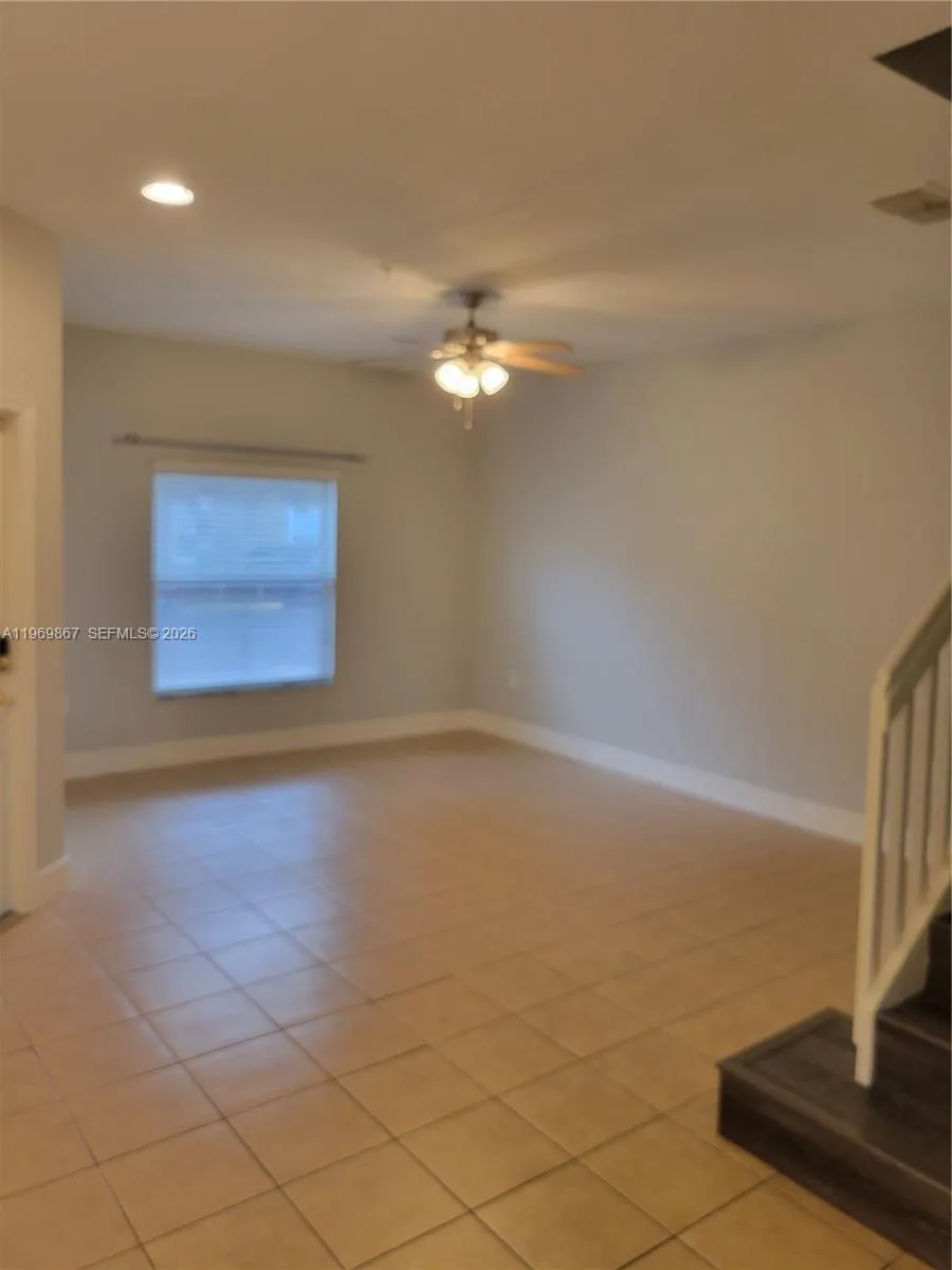 2851 W Prospect Rd # 405, Tamarac FL 33309