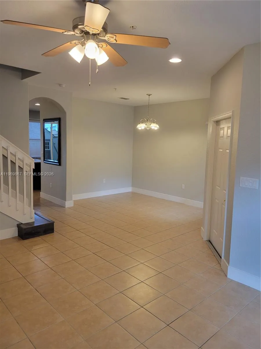 2851 W Prospect Rd # 405, Tamarac FL 33309