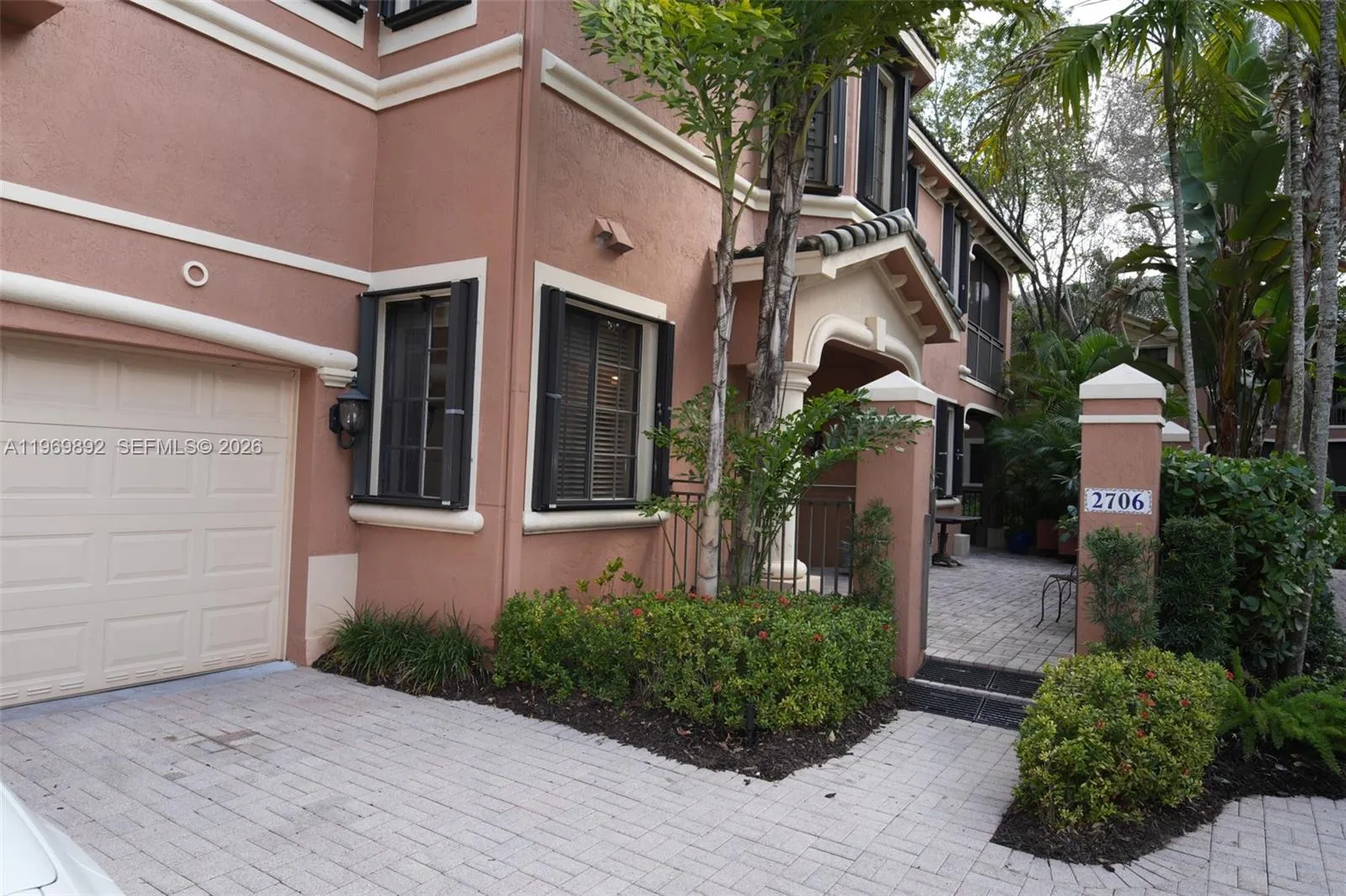 3 bedroom 2 bath for sale at 2706 Kinsington Cir # 2, Weston FL 33332