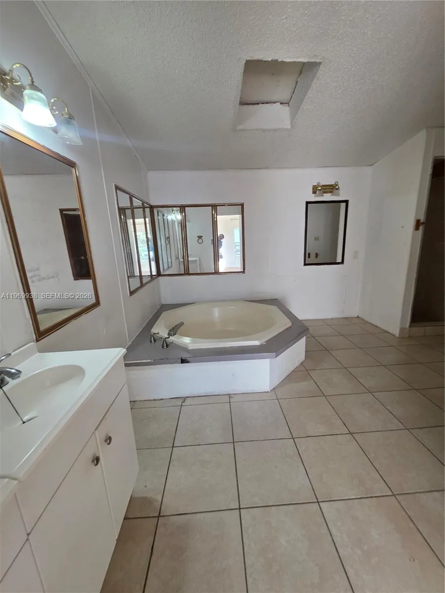 19800 SW 180 Ave, Miami FL 33187