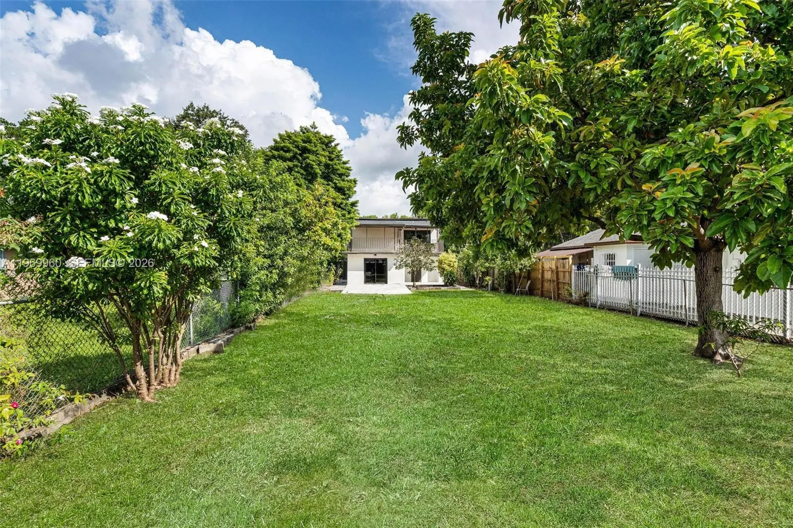 1523 NW 38th St, Miami FL 33142