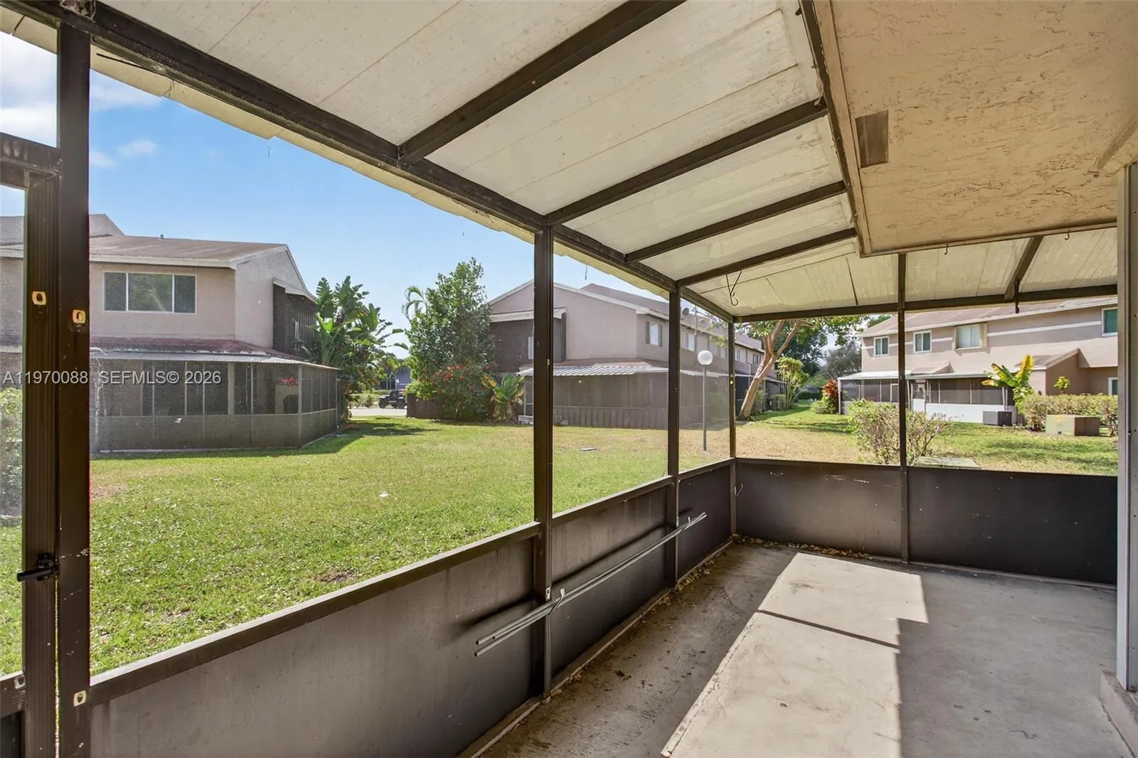 1343 Sussex Dr, North Lauderdale FL 33068
