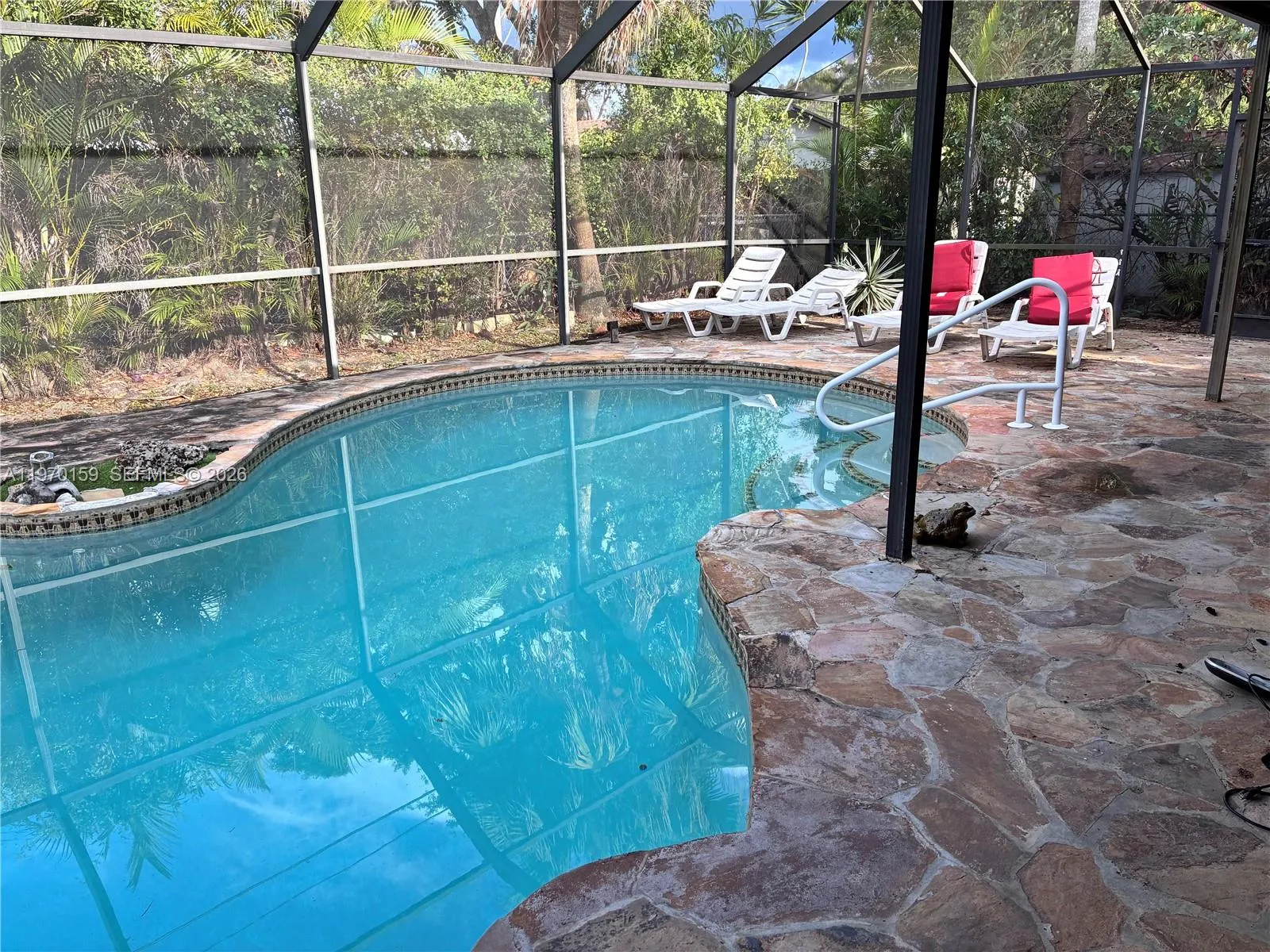 3 bedroom 2 bath for sale at 15801 SW 99th Pl, Miami FL 33157