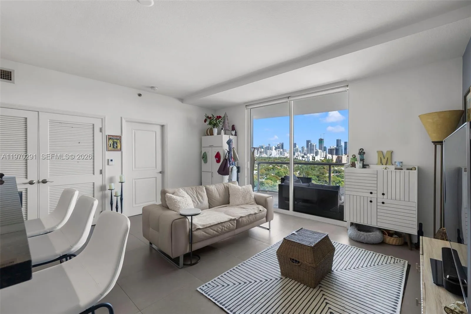 1401 SW 22nd St # 1503, Miami FL 33145