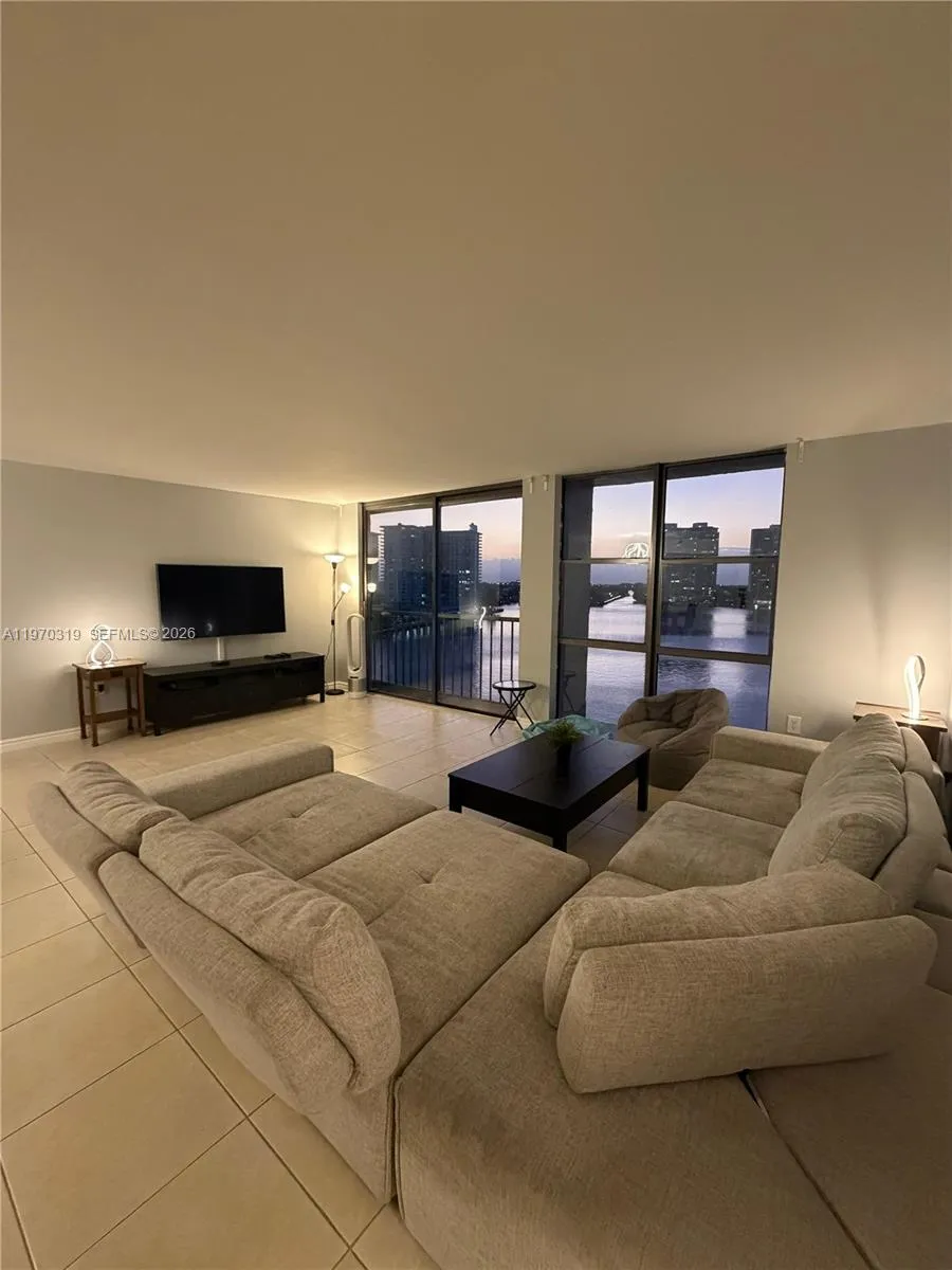 17600 N Bay Rd # N907, Sunny Isles Beach FL 33160
