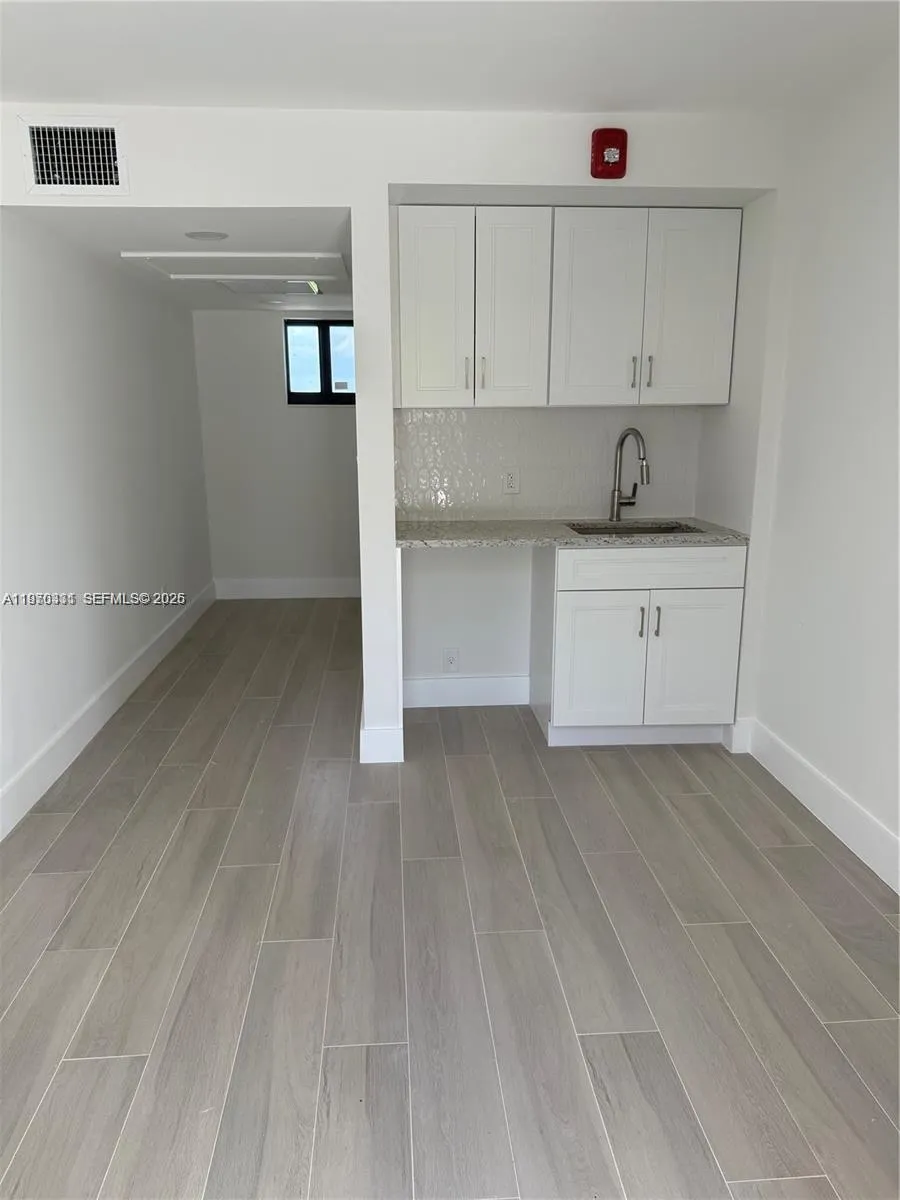 20281 E Country Club Dr, Aventura FL 33180