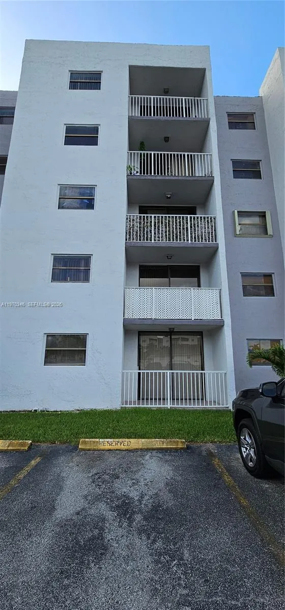 8145 NW 7th St # 114, Miami FL 33126