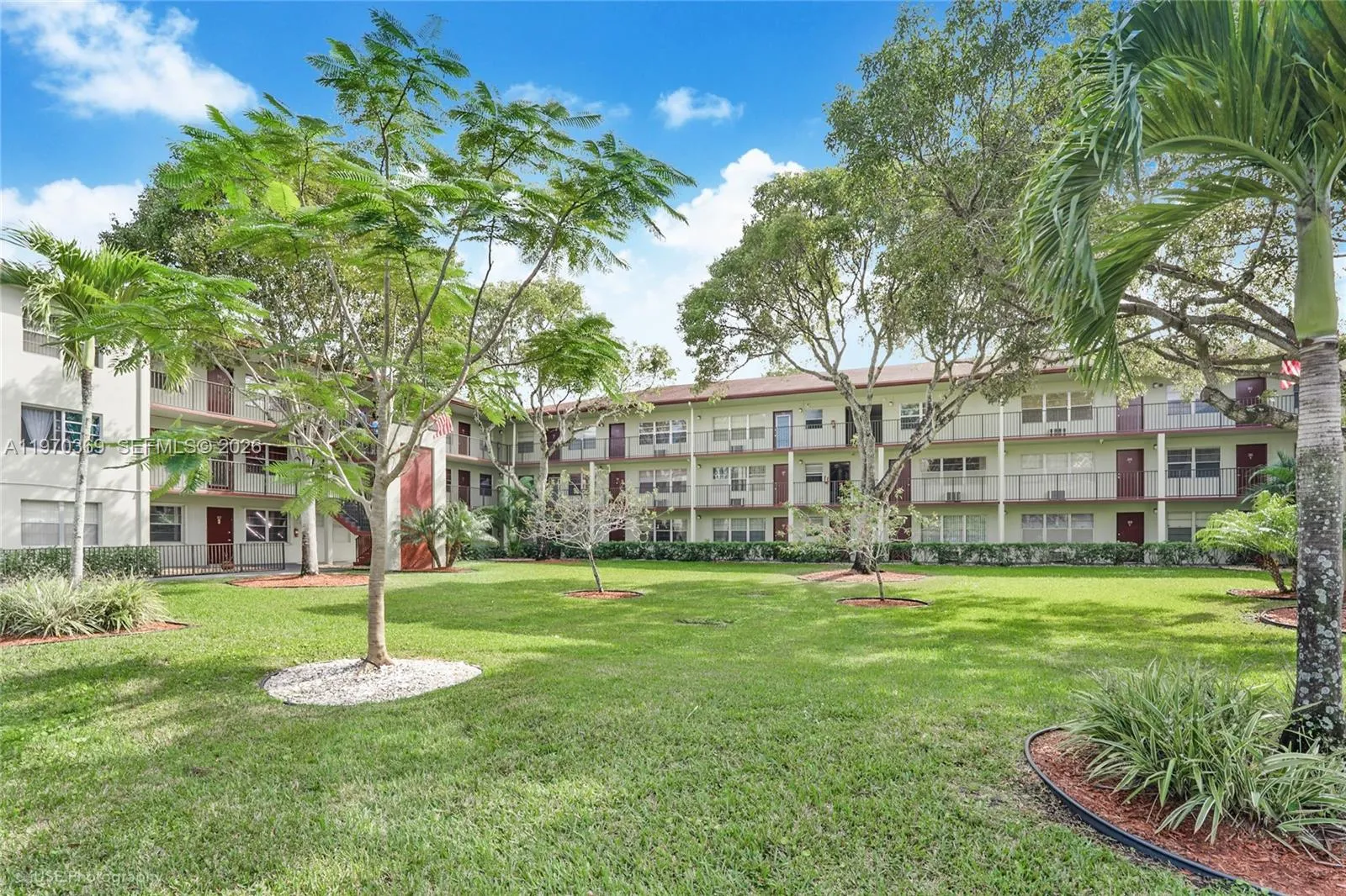 1 bedroom 1 bath for sale at 13500 SW 1st St # 206U, Pembroke Pines FL 33027