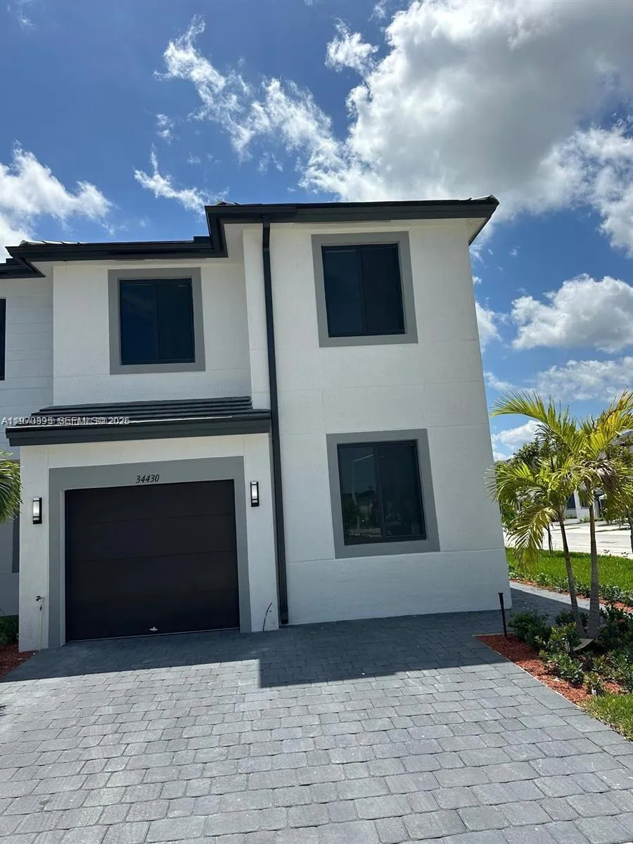 4 bedroom 3 bath for sale at 34430 SW 190th Ave, Homestead FL 33034