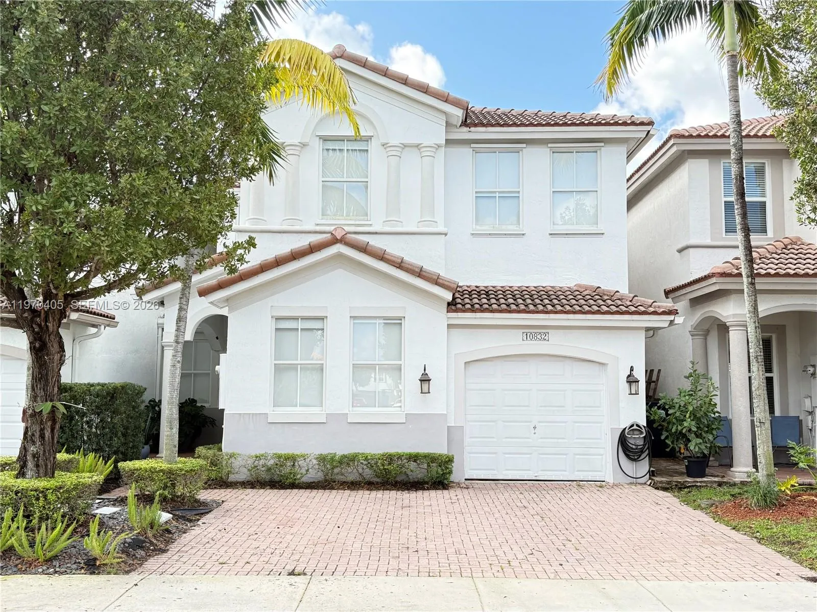 4 bedroom 3 bath for sale at 10832 NW 84th St, Doral FL 33178
