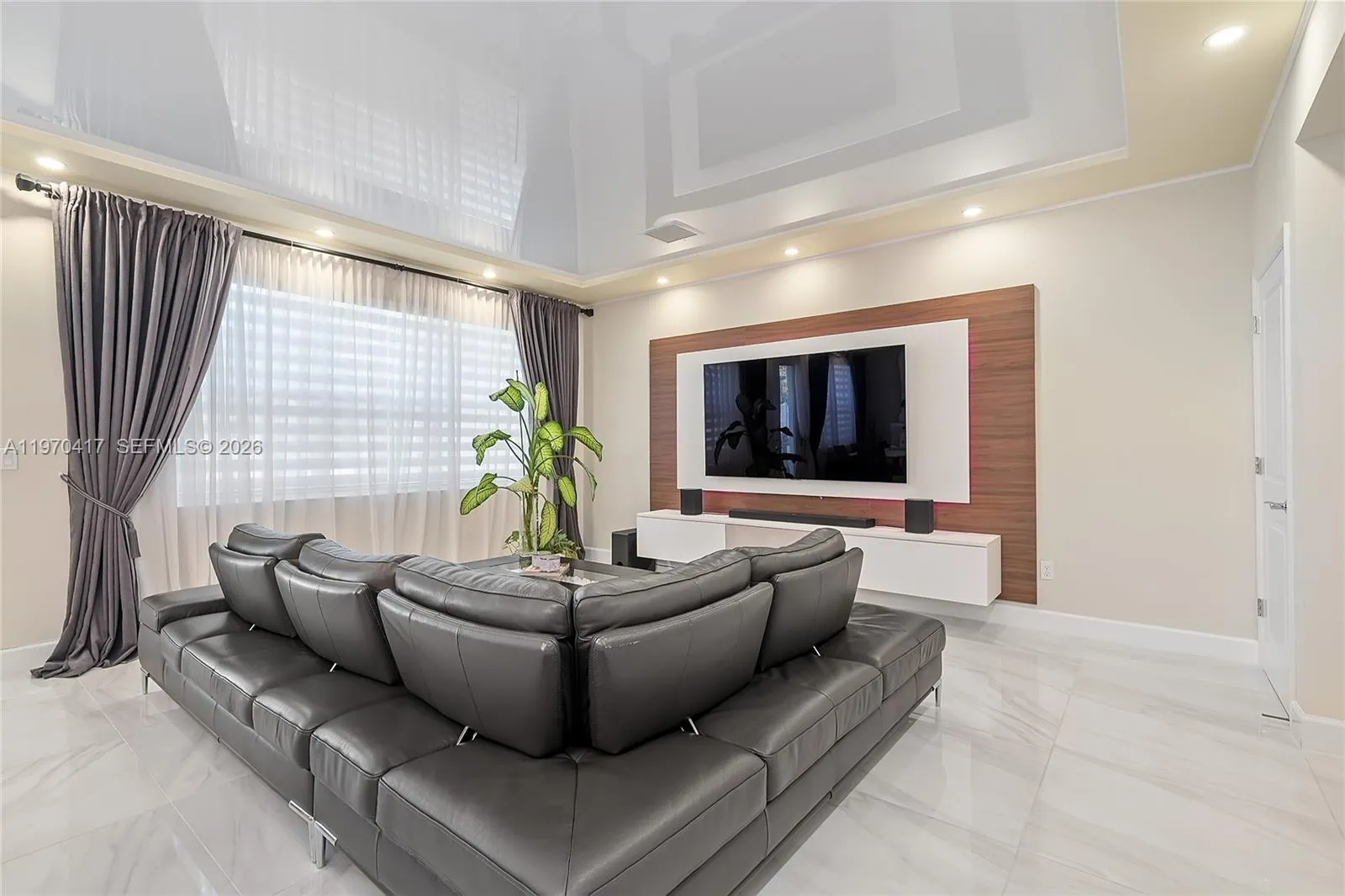 1475 Silk Oak Dr, Hollywood FL 33021