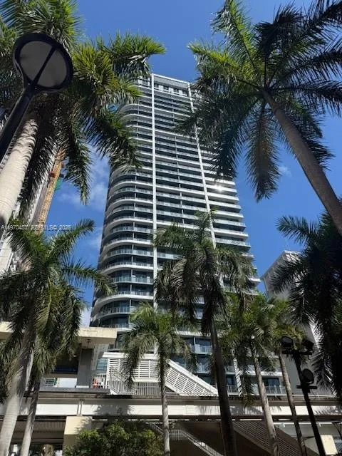 1 bath for sale at 121 NE 5th St # 2504, Miami FL 33132