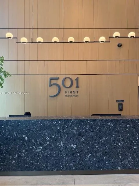 121 NE 5th St # 2504, Miami FL 33132