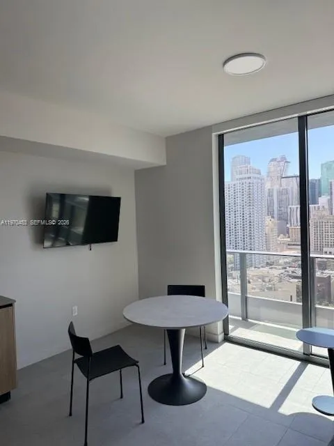 121 NE 5th St # 2504, Miami FL 33132