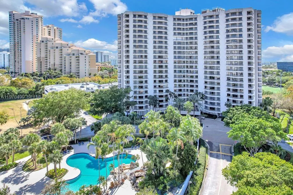 2 bedroom 2 bath for sale at 3300 NE 191st St, Aventura FL 33180