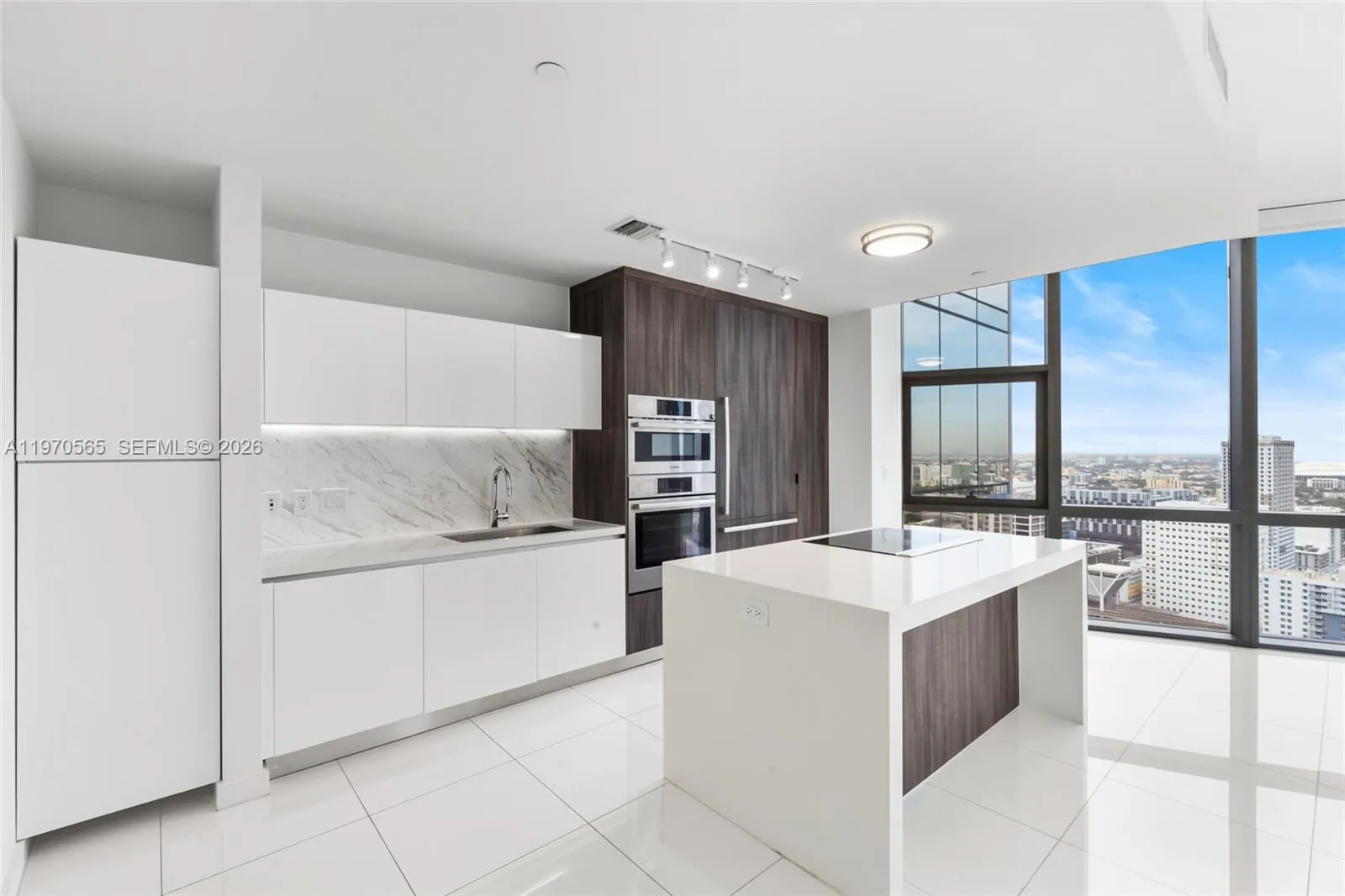 851 NE 1st Ave # 3202, Miami FL 33132