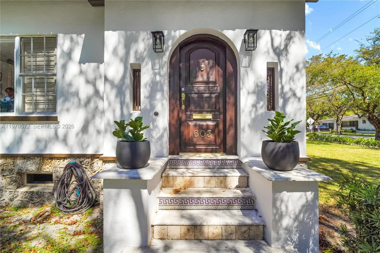 2 bedroom 2 bath for rent at 603 Minorca Ave # 0, Coral Gables FL 33134