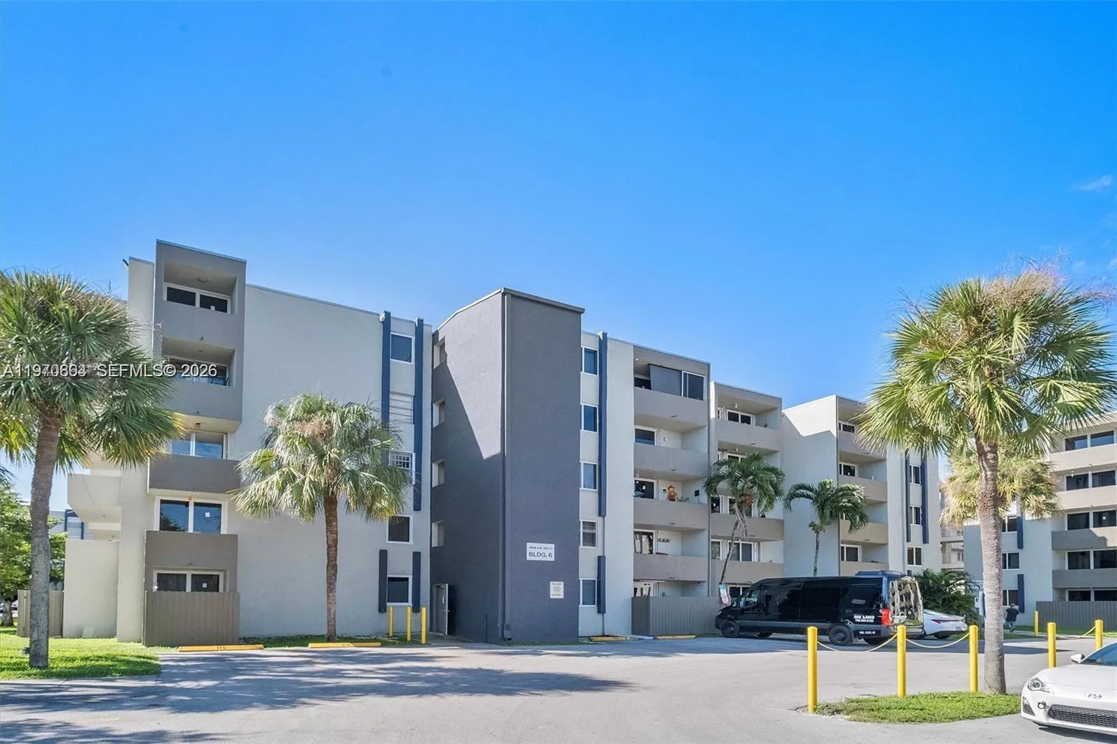 2 bedroom 2 bath Residential for sale at 10090 NW 80th Ct # 1206, Hialeah Gardens FL 33016