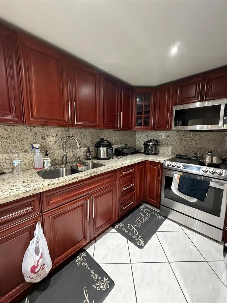 10090 NW 80th Ct # 1206, Hialeah Gardens FL 33016