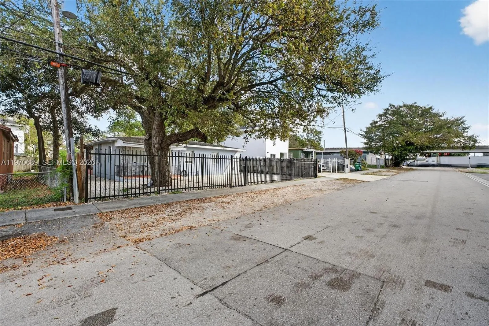 2741 NW 43rd Ter, Miami FL 33142