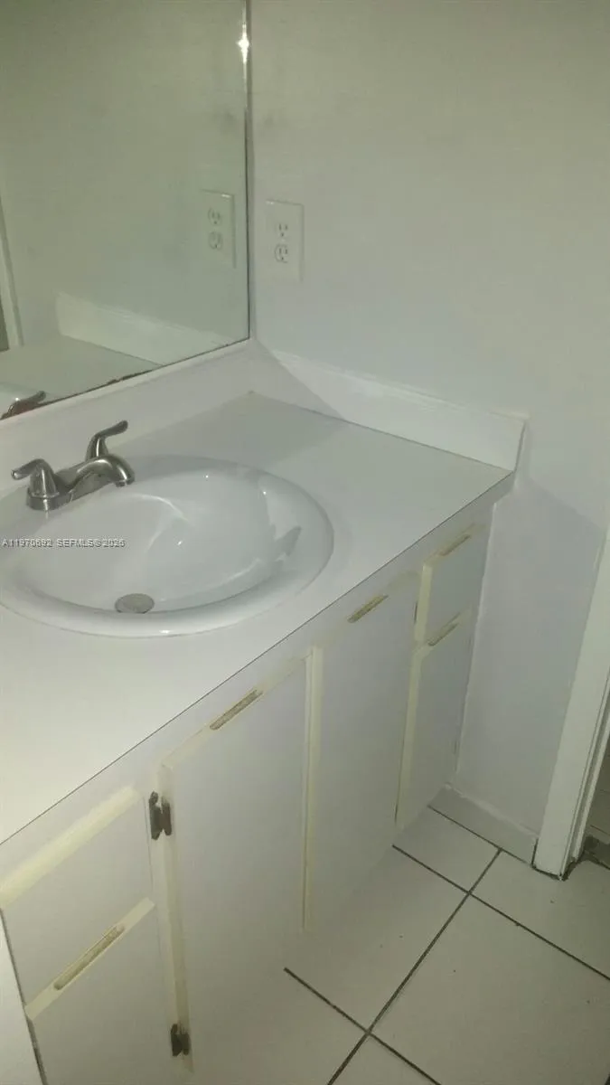 9810 Hammocks Blvd # 202, Miami FL 33196