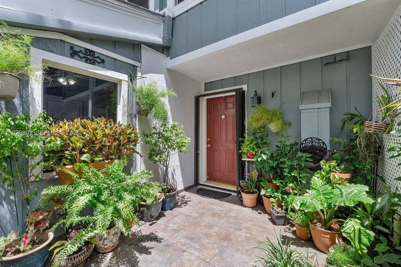 4905 SW 71st Pl, Miami FL 33155