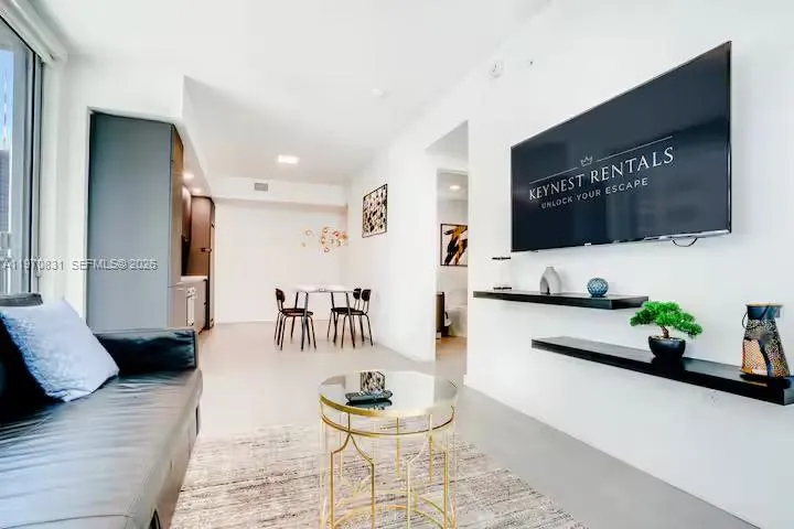 227 NE 2nd St # 1909, Miami FL 33132