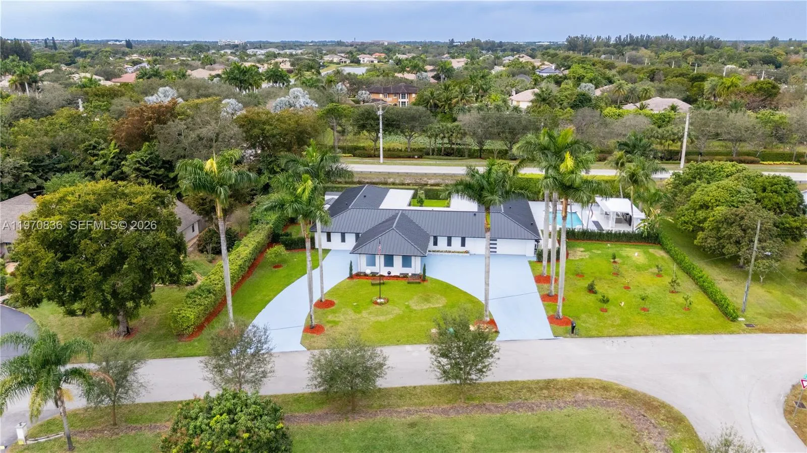 5 bedroom 4 bath for sale at 2651 SW 141st Ter, Davie FL 33330