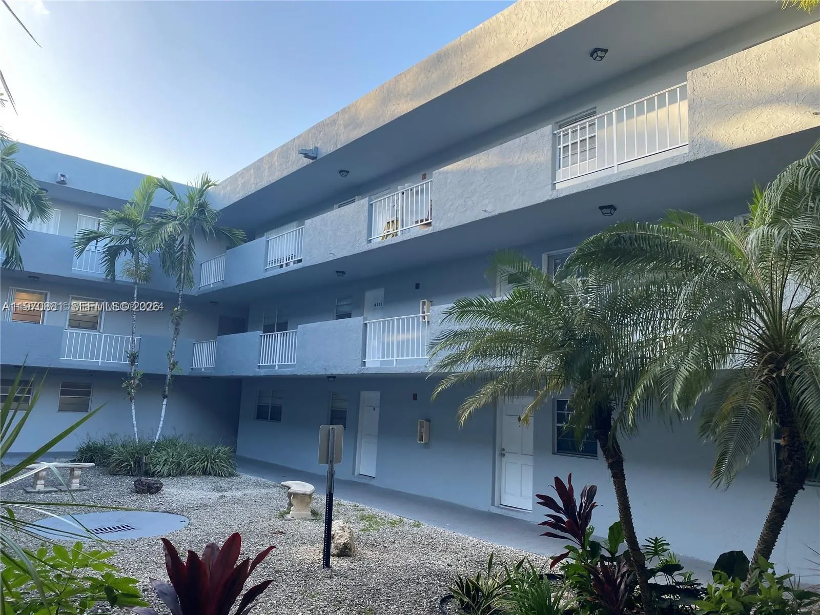 1735 W 60th St # M301, Hialeah FL 33012