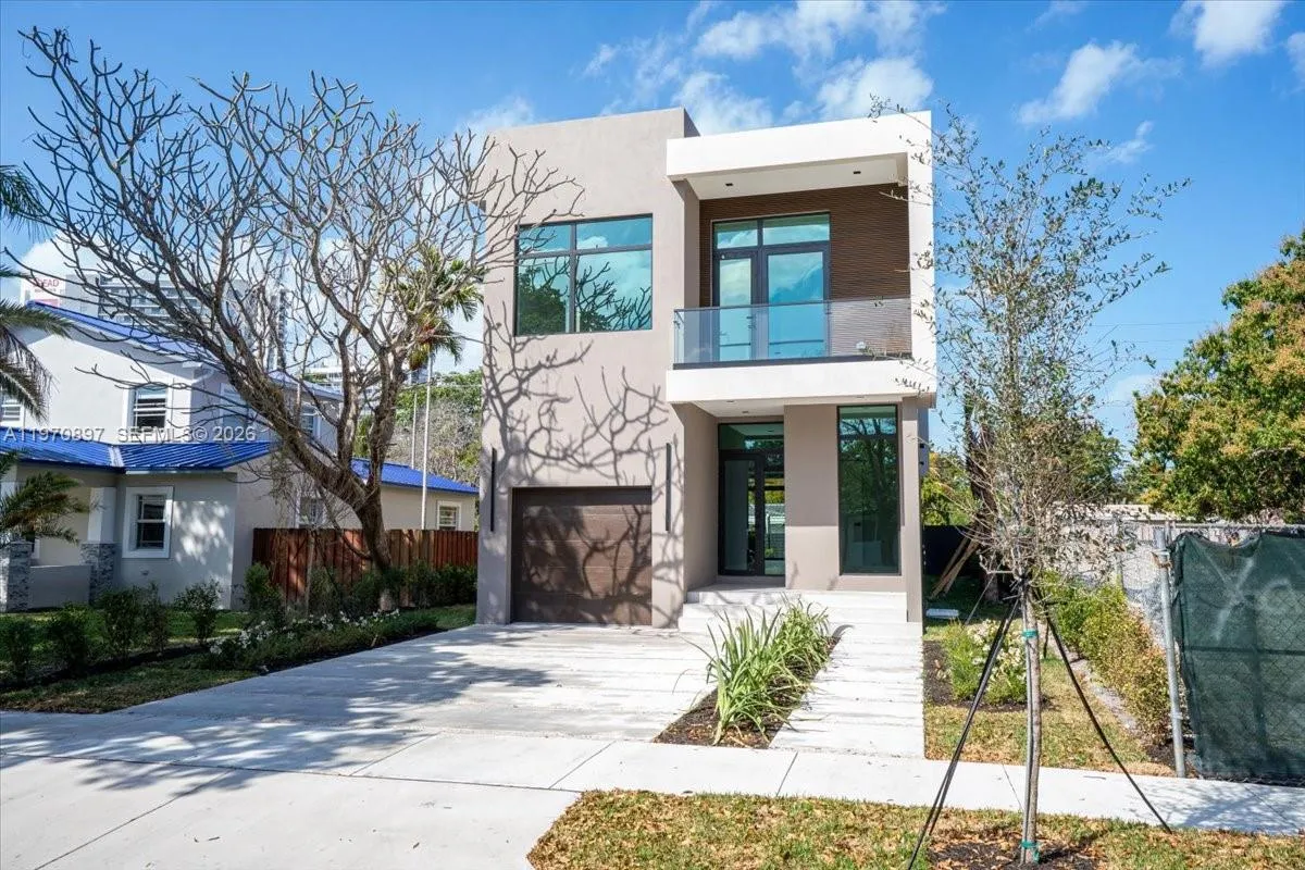 1637 Monroe St, Hollywood FL 33020