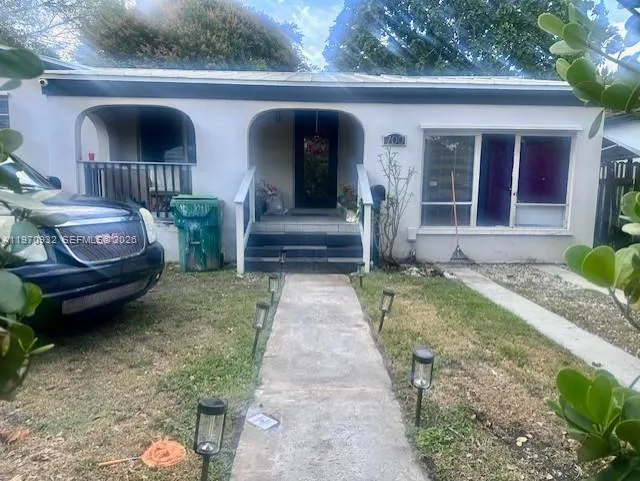 4 bedroom 2 bath for sale at 700 SW 44th Pl, Miami FL 33134