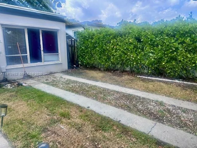 700 SW 44th Pl, Miami FL 33134